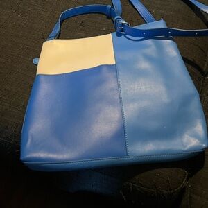 Vera Bradley Blue and Cream Shoulder Bag with Geometric Design